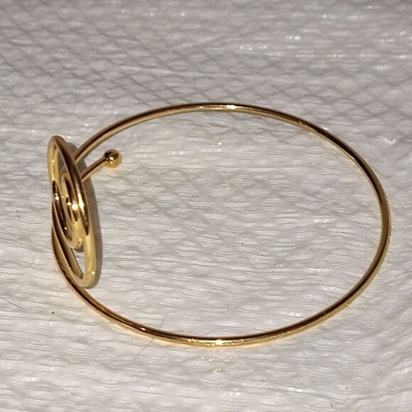 A Gold Tone Women's Arm Band Swirled Romanesque Metalwork Elegant Statement - Picture 2 of 6